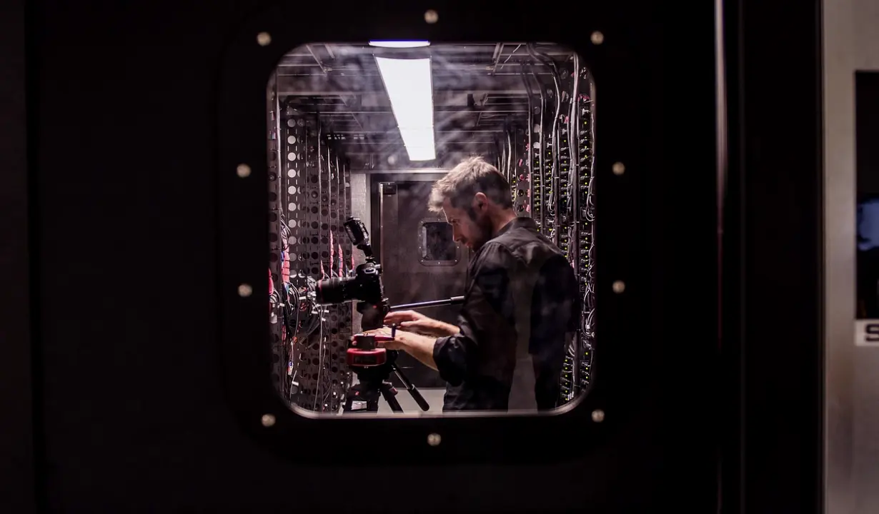 Histogram or Waveform: Which Should You Trust for Portrait Exposure?